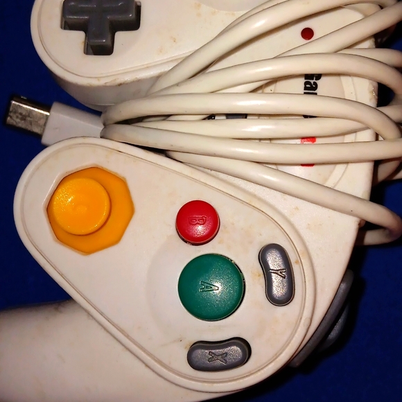 Game Stop Wii Nintendo GameCube Controller Good Condition - Picture 4 of 4
